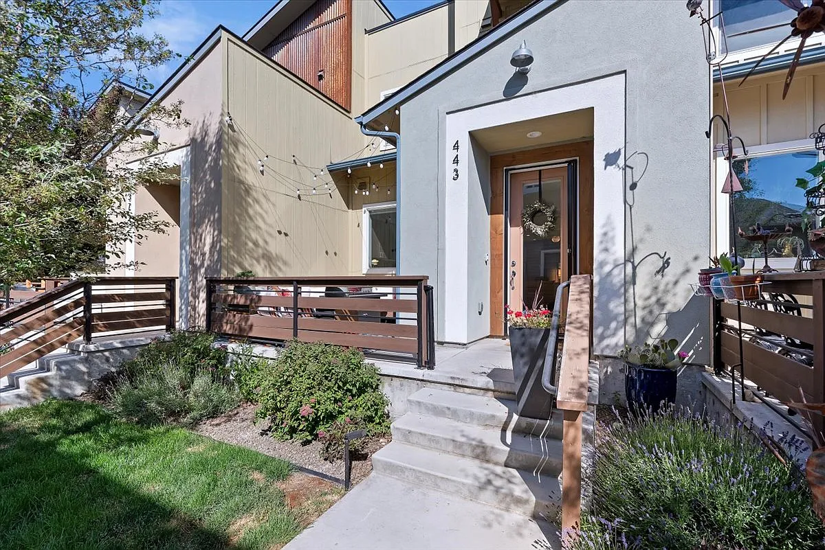 3 bed, 2.5 bath, 1778 sqft, $2,800 — Photo 3