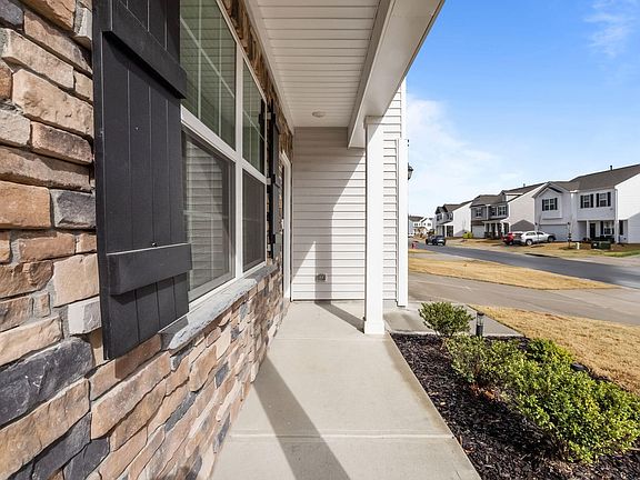 5th image of 2113 Fletchers Ridge Dr
