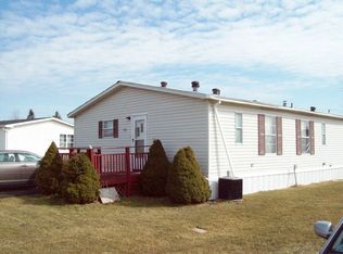 316 Applewood Dr, Lockport, NY 14094