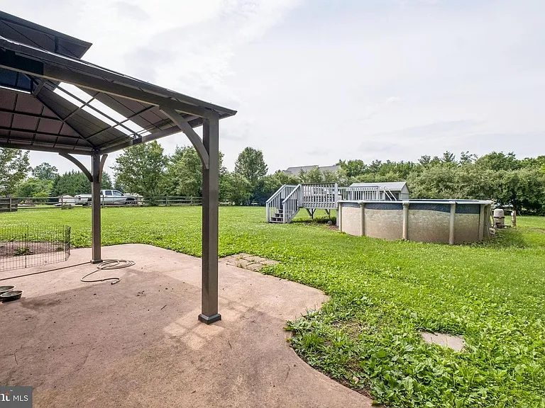 211 Tollgate Rd — Photo 33