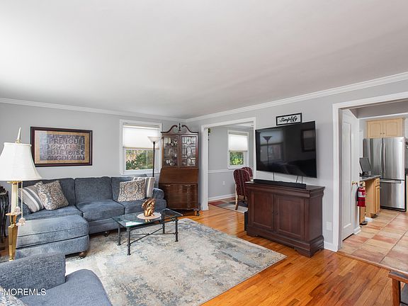 4th image of 115 Manor Drive