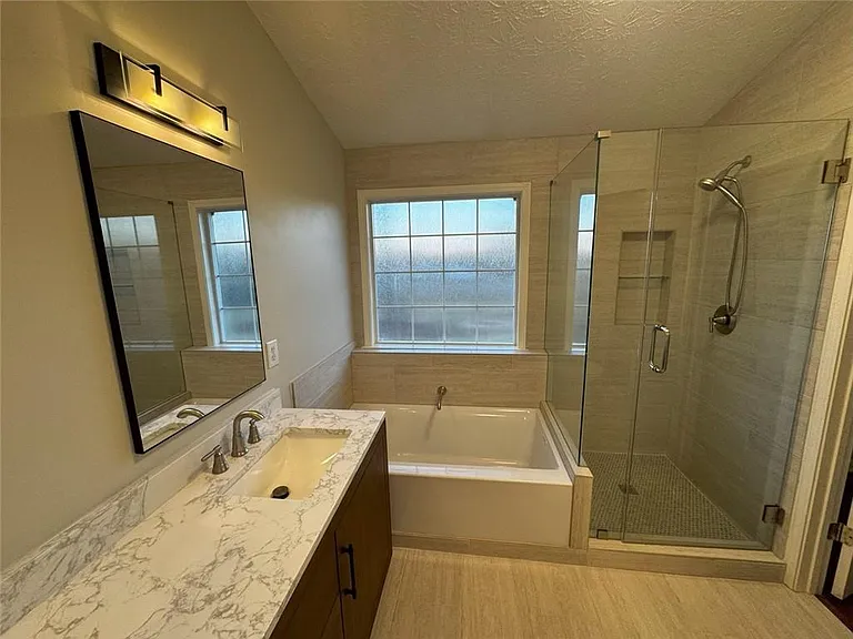 1425 Overland Xing — Photo 14