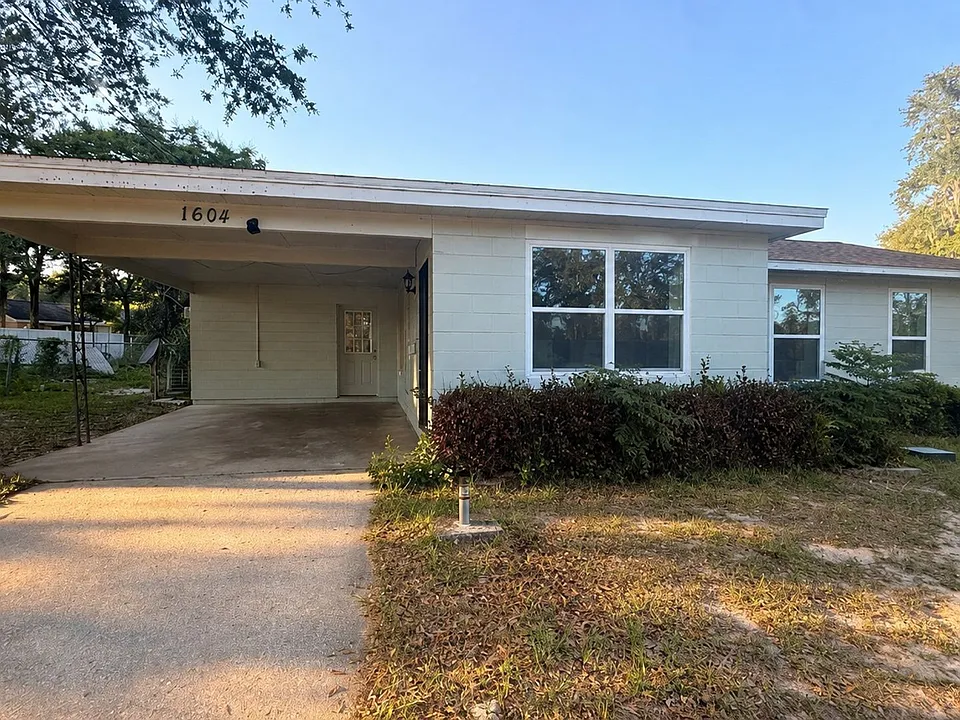 1604 Woodlyn Dr