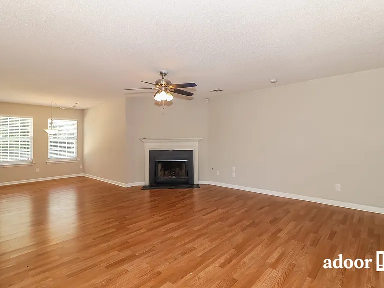519 Grandview Cir — Photo 6
