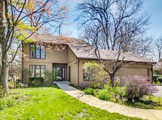 929 E Glenwood Rd, Glenview, IL