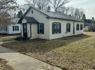 911 7th St, Britton, SD 57430