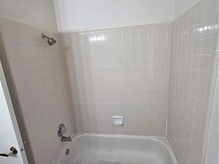 4801 Fiesta Lakes St — Photo 72