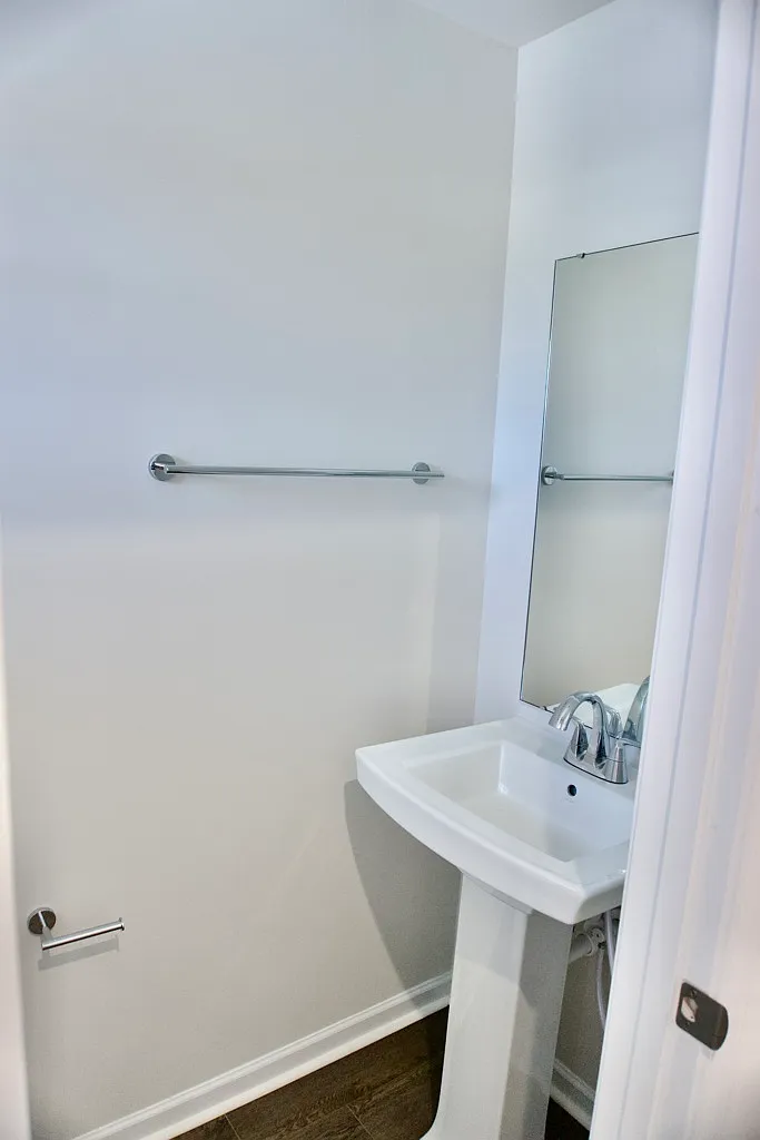 3 bed, 2.5 bath, 1442 sqft, $1,900 — Photo 3