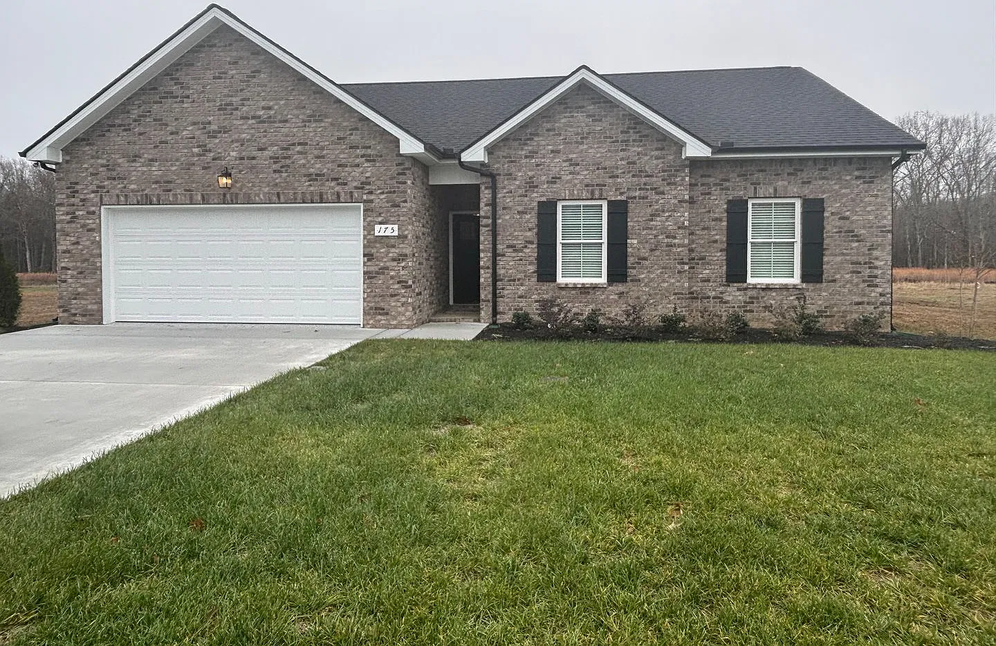 Beautiful 3 Bed 2 Bath Like New Home In Manchester — Photo 1