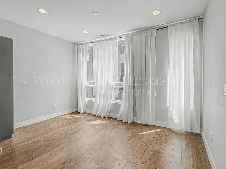 5737 W 17th Ave — Photo 16