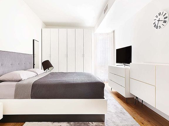 3rd image of 325 Lexington Ave APT 5D