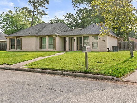 2nd image of 16126 Spinnaker Dr