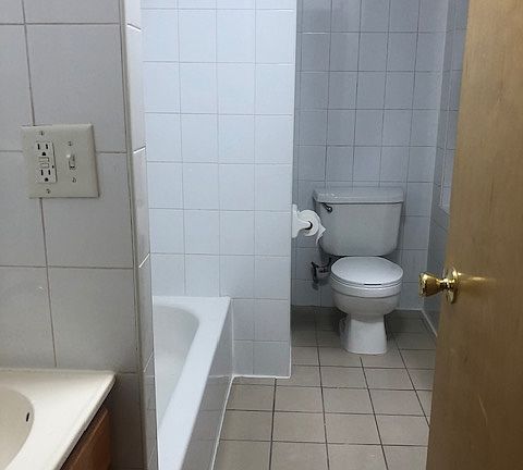 5th image of 226 Thompson St APT 12