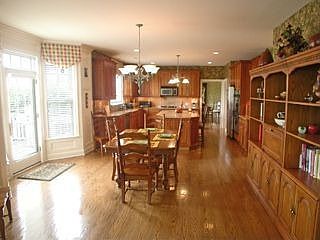 Kitchen/Breakfast Rm