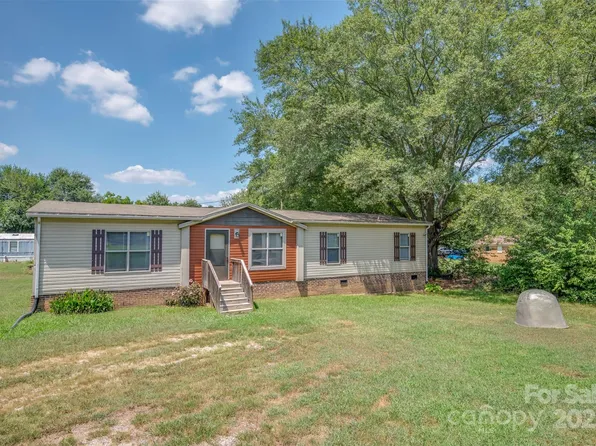 156 Brown Ln, Ellenboro, NC 28040