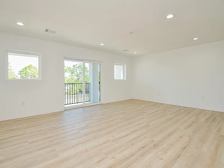 15000 S Richmond Ave #4 — Photo 14