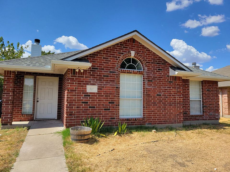1st image of 817 Azalea Ct