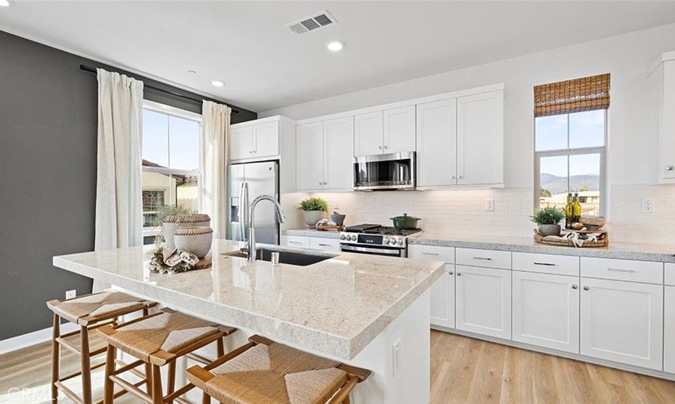1st image of 522 Tamarind Way #E