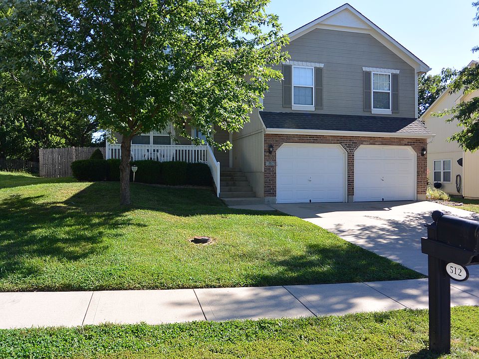 1st image of 512 NE Hans Dr