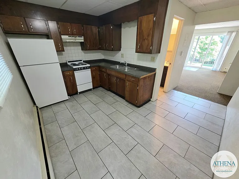 701 Watkins Dr — Photo 14
