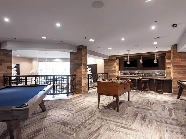 Luxe at Mile High — Photo 10