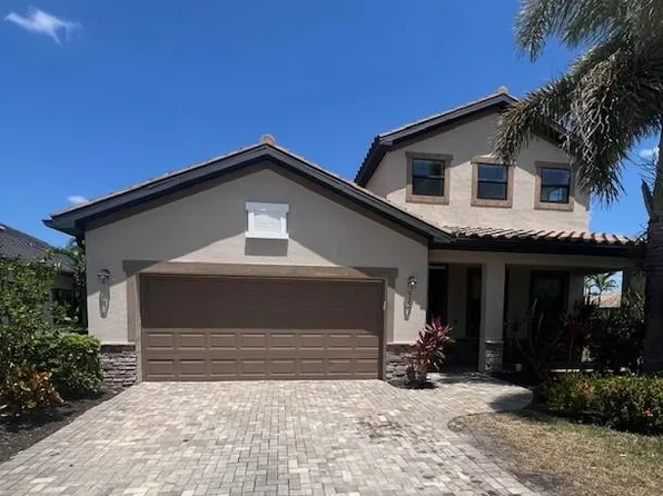 9327 Glenforest Dr, Naples, FL 34120