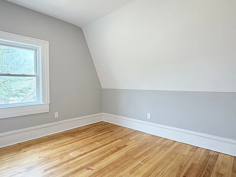 2177-2181 Howard Ave #2177 — Photo 15
