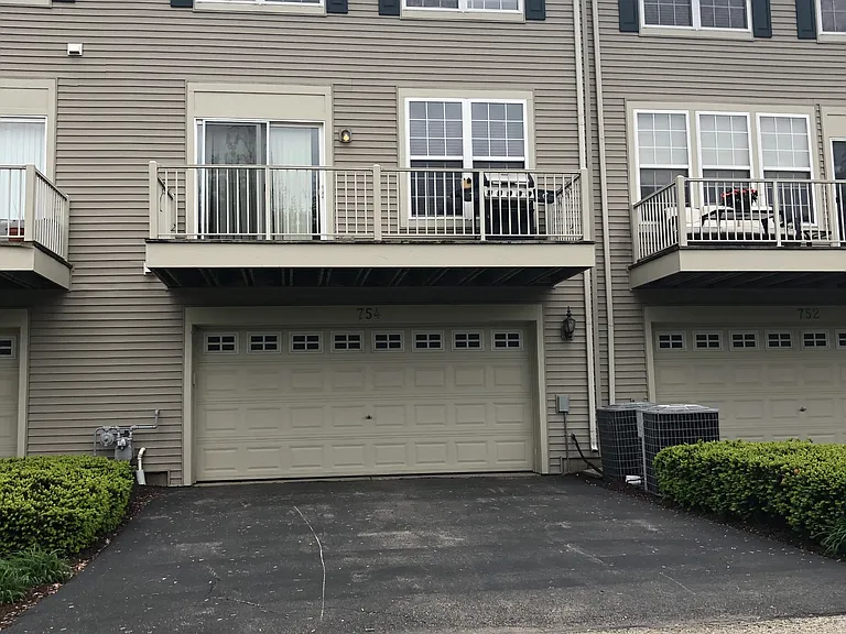 754 Thornbury Ct #1 — Photo 18