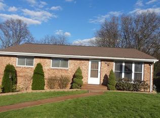 107 Surrey Dr, Delmont, PA