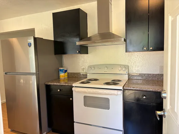 158 S 152nd St APT 3, Burien, WA 98148
