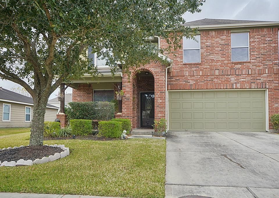 1st image of 1922 Serenata Ln