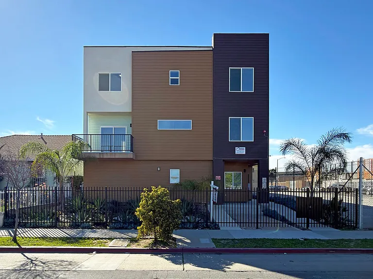 1491 Atlantic Ave — Photo 38