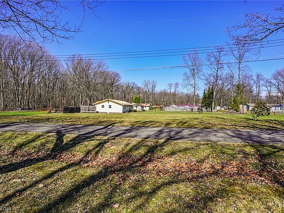 5th image of 17972 Davis Rd