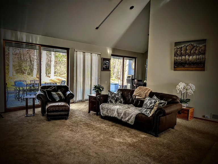 7S560 Donwood Dr E — Photo 7