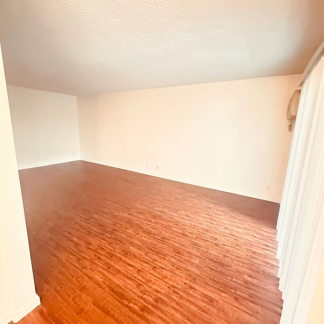 2 bed, 2.0 bath, 1200 sqft, $2,850 — Photo 2