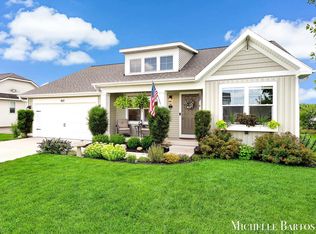 469 Seneca Ridge Dr, Middleville, MI 49333