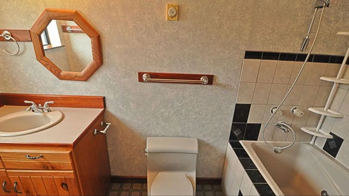 1 bed, 1.5 bath, 900 sqft, $1,995 — Photo 4