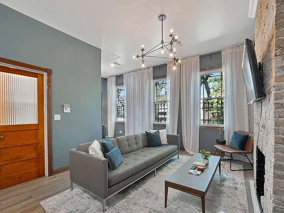 2nd image of 1807 W Erie St #2