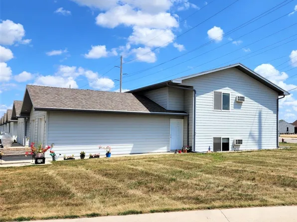 1112-1178 Scout Dr, Watertown, SD 57201