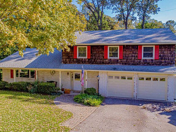 2nd image of 363 Hawick Ct