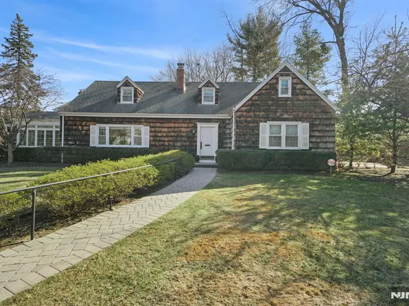 54 Windsor Rd, Tenafly, NJ 07670