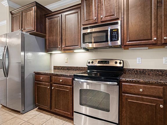 5th image of 23491 Dundee Cir
