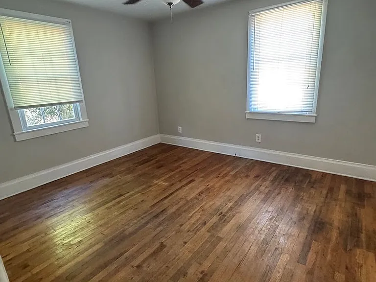 1526 Heath St — Photo 3