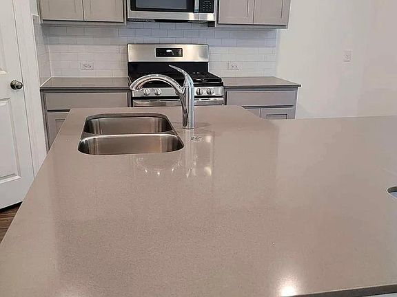 4th image of 344 Escondido Cir