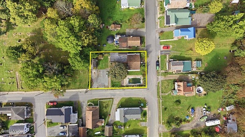 3rd image of 32 Queen Street