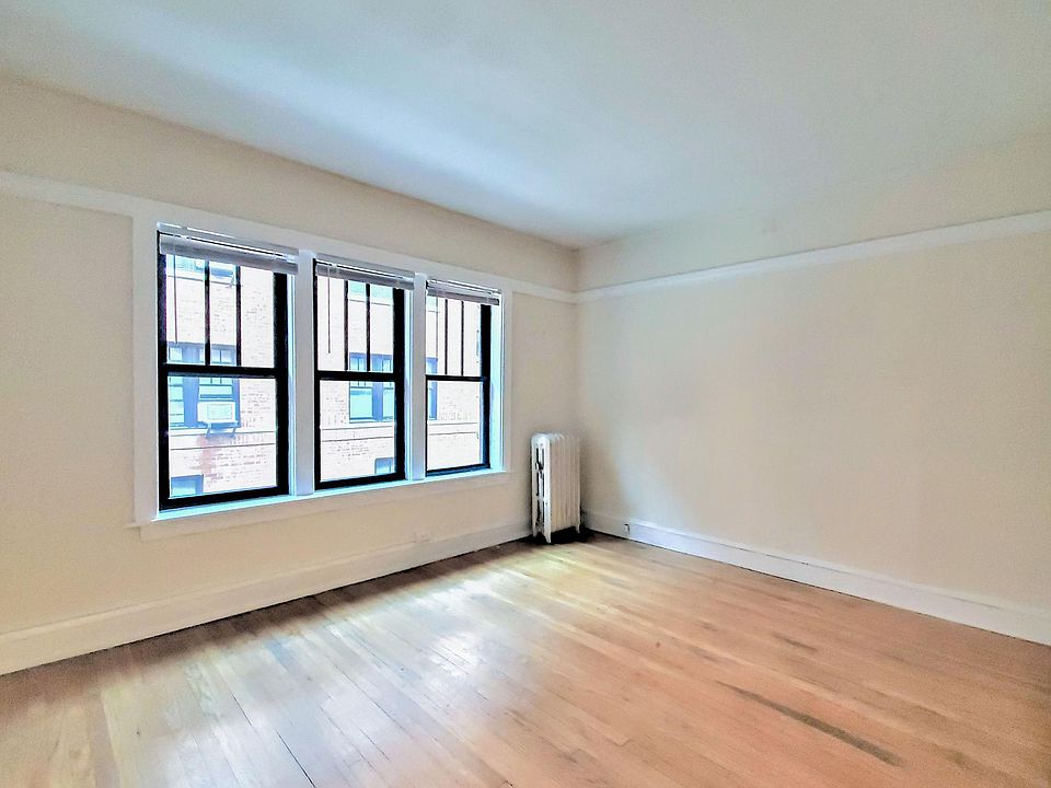 1st image of 630 W Arlington Pl #12