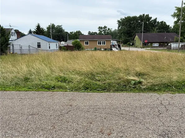 2616 Taft Ave NE, Canton, OH 44705