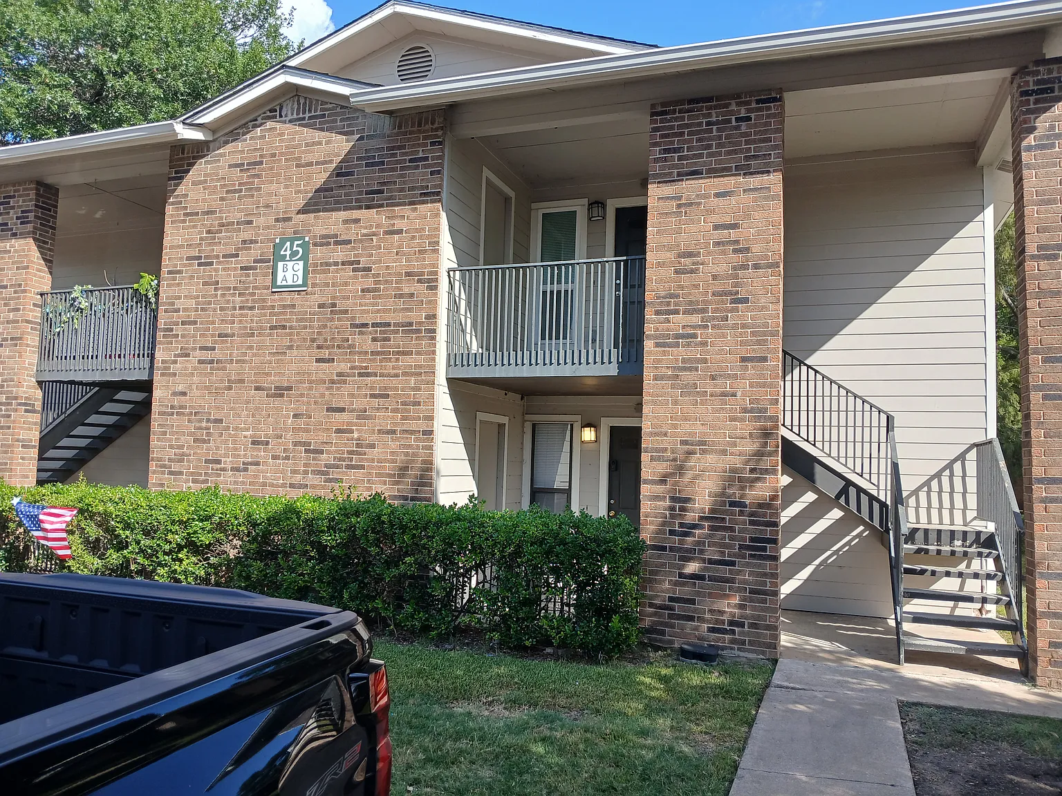 2 bed, 796 sqft, $1,100 — Photo 1