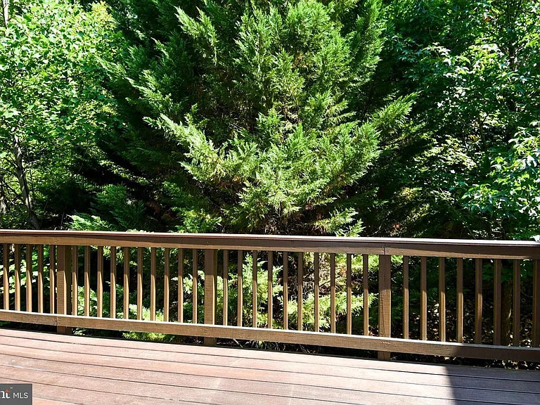 7810 Locust Leaf Ln — Photo 28