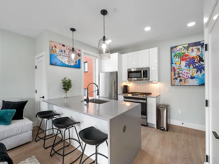 277 Border St #401 — Photo 6
